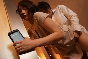 Vợ yêu đi họp lớp rồi phang với nyc mặc cho anh xã ở nhà chờ