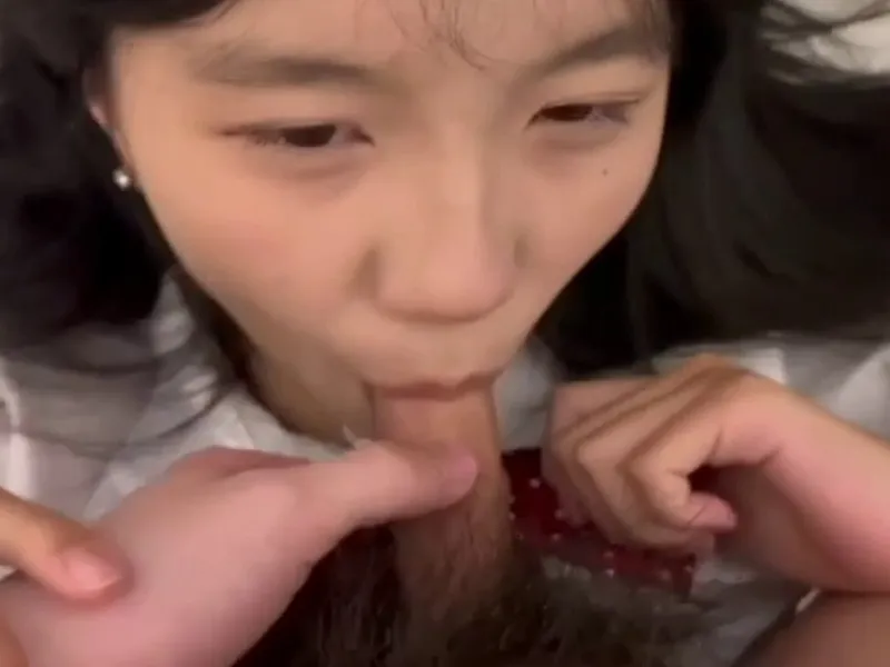 Em loli dễ thương mút buồi biến em thành con em đào dâm dục p2